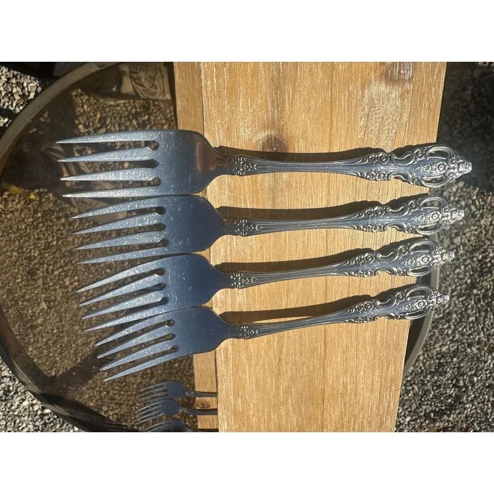 4 ONEIDA Renoir-Pembrooke Stainless Sss 1991 Floral Pierced Salad‎ Forks USA